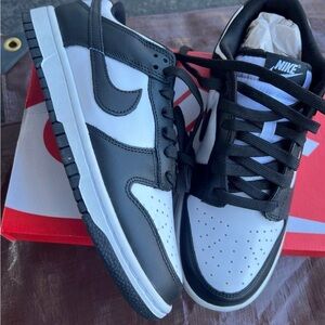 Nike Black and White Sneakers Classic Design